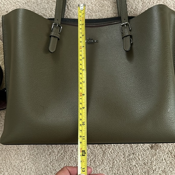 Coach Bag .Olive Green leather . Excellent - Picture 7 of 11